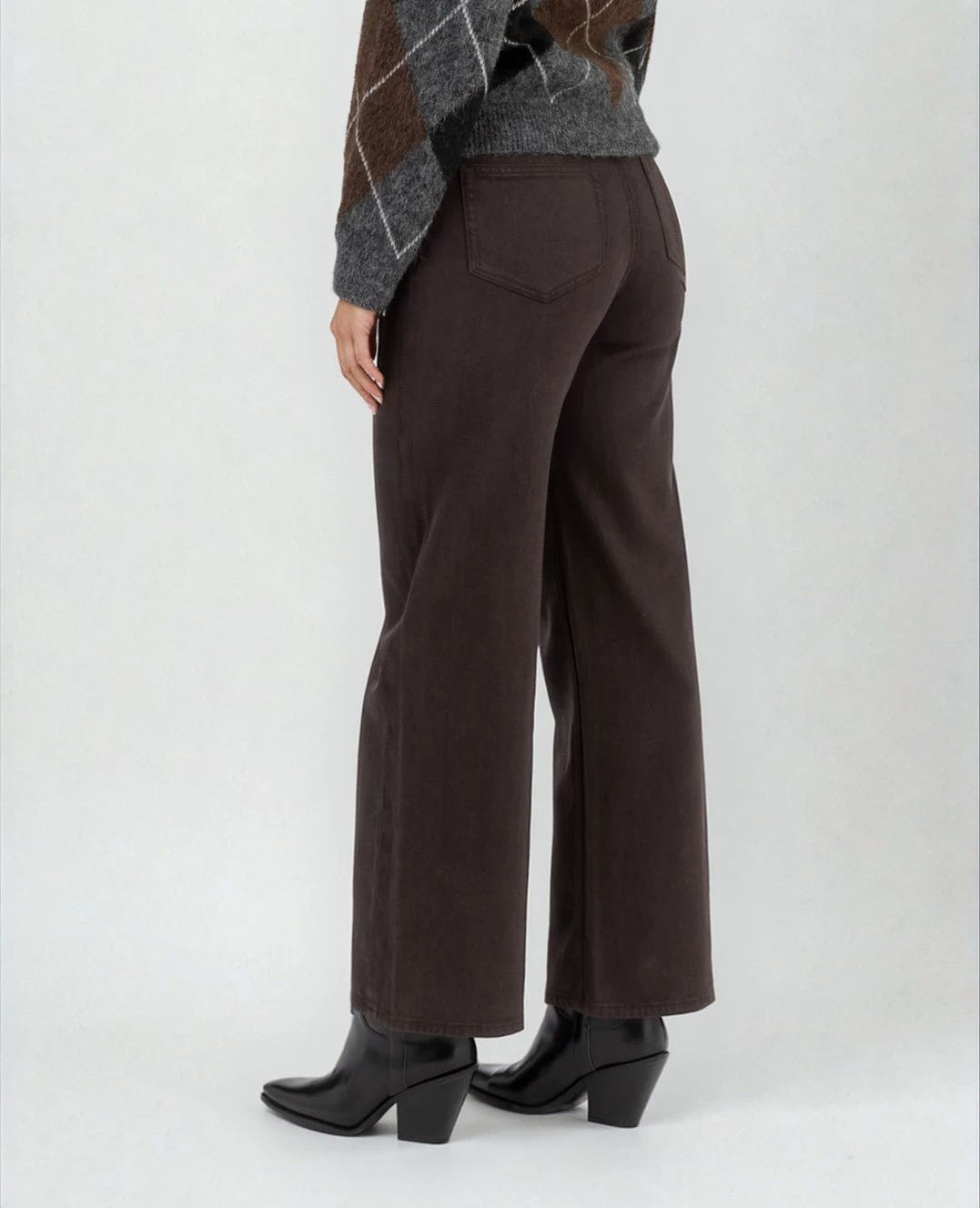 STELLA - EASY STRAIGHT LEG JEAN